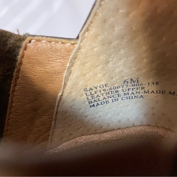 Lucca Lane Brown Leather Womens Ankle zippered Booties - EUC- size 6 - Picture 4 of 7